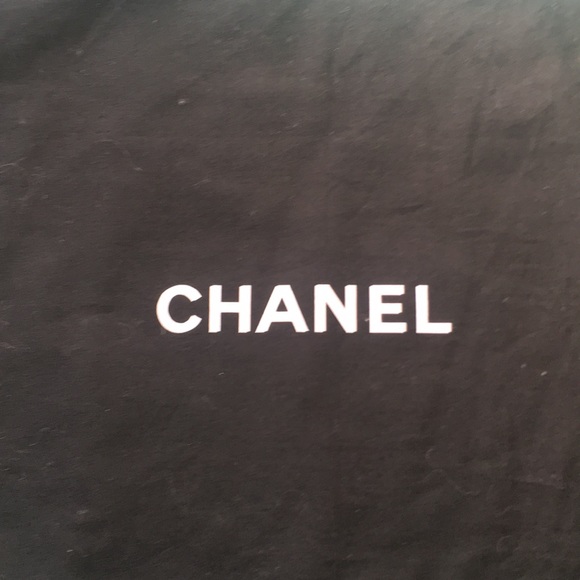 Chanel - Picture 2 of 3